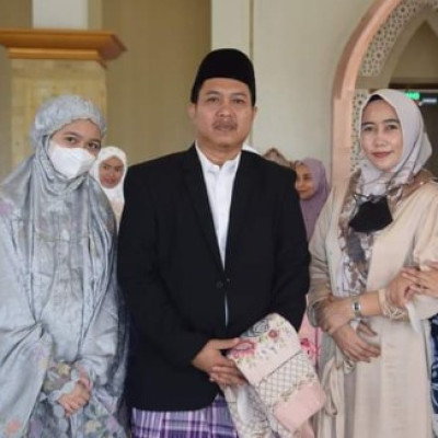 Keluarga Besar H. Jamaris A. Khalik Ucapkan Selamat Hari Raya Idul Fitri 1443 H / 2023 M