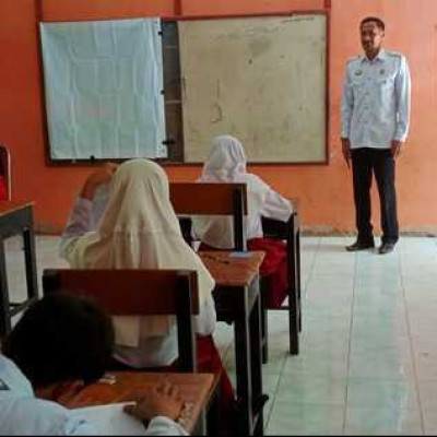 Hari Pertama Ujian Madrasah di MIS Karama Berjalan Lancar