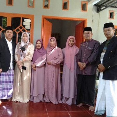 Lebaran Di Tempat Tugas Baru, H. Jamaris Silaturahmi Bersama Keluarga