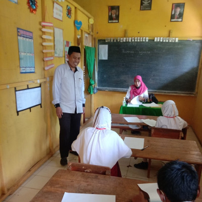 Ketua Yayasan Nuruttaiyebah Leppang Pantau Ujian Madrasah