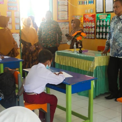 Pengawas Madrasah Pantau Langsung Pelaksanaan Ujian Madrasah MIN 2 Bone