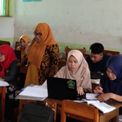 Guru MTsN 1 Bulukumba Ikut MGMP Bahasa Indonesia 01 Tingkat MTs