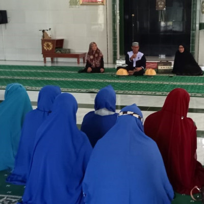 Ustadz Rahman Awan Isi Tauziyah Di Masjid Besar Taqwa Palanro