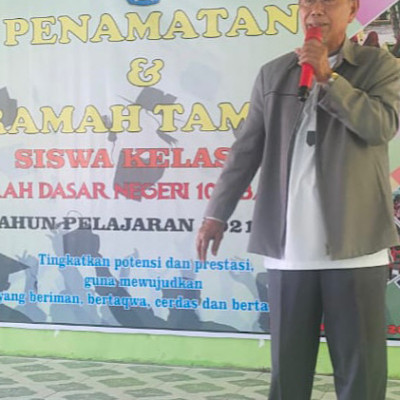 Ketua Dewan Pendidikan Apresiasi MAN Enrekang Pada Ramah Tamah SDN 105 Baraka  