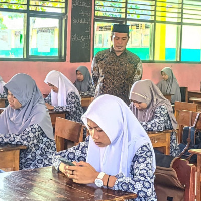 Madrasah Aliyah Ihya' Ulumiddin Laksanakan Ujian Akhir Semester Berbasis Android 