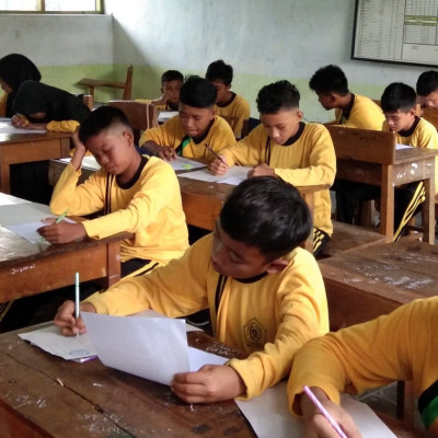 Pelaksanaan Ujian PAT MTs Muhammadiyah Bulukumba Hari Kedua Berjalan Lancar