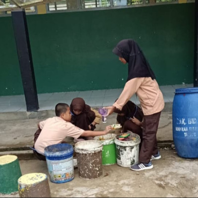 MTs Guppi Possi Tanah, Jaga Kebersihan Madrasah Sebelum Laksanakan Ujian PAT