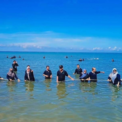 Keseruan Kegiatan Para Kepala Madrasah Di Marina Beach Kabupaten Bantaeng