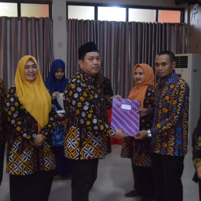 Luar Biasa, Kamad MTs Muhammadiyah Songing Terima Piagam Penghargaan PIP