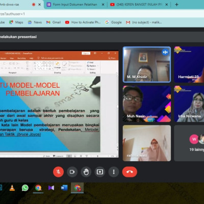 Guru MTs Muhammadiyah Bulukumba Belajar Tentang Metode Pembelajaran Bahasa Indonesia