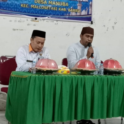 Muhammad Fadli Bawakan Ceramah Islamiyah Pada Kegiatan Pengajian di Kantor Desa Manuba