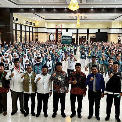 Jamaah Calon Haji Enrekang Resmi Diterima di Embarkasi Makassar