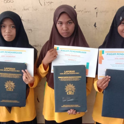 Inilah Tiga Besar Siswa MTs Muhammadiyah Bulukumba yang Dapat Peringkat Kelas 