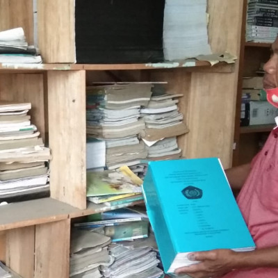Proses Evakuasi Buku di Perpustakaan MTs Muhammadiyah Bulukumba 