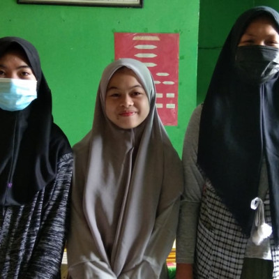 Tiga Orang Alumni MTs Muhammadiyah Bulukumba Datangi Kepala TU