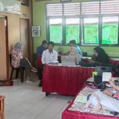 Guru MTs Nashrul haq Pajalele Gelar Rapat Pembagian Tugas Tahun Pelajaran 2022/2023