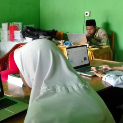Siswa MTs Ponpes Nurul Falah Borongganjeng Ikuti Simulasi KSM Sesi Ke-2 dengan Mapel IPA