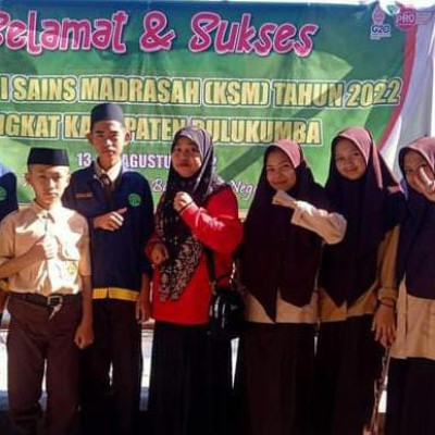 Juara 2 KSM Kabupaten, Siswa MTs Ponpes As’adiyah Galber Ucap Syukur