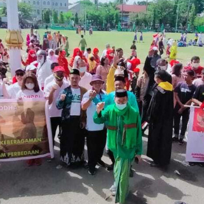 Spektakuler, 6000 Peserta Ikuti Karnaval Merdeka Toleransi Kemenag Kota Parepare