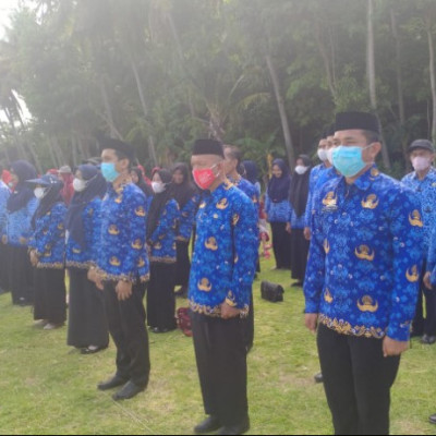 Pegawai KUA Kec. Pulau Sembilan Ikuti Upacara Peringatan HUT RI Ke- 77