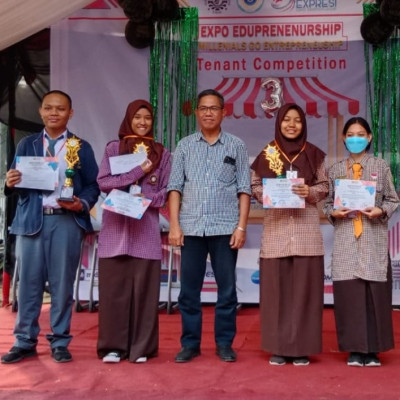 Hebat, Siswa MAN 2 Kota Makassar Raih Juara pada 4 Ajang Berbeda.