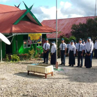 Pelantikan Pengurus OSIM Masa Bakti 2022/2023 MTsN Kepulauan Selayar