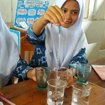 Supervisi kelas Guru Fisika MAS PPUW Alat Media Wajib Dalam Pembelajaran