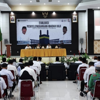 Dirjen PHU Hadiri Rapat Evaluasi Penyelenggaraan Ibadah Haji Embarkasi Makassar