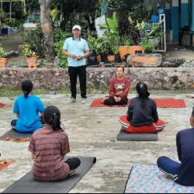Memanfaatkan waktu libur, Penyelenggara Hindu Kementerian Agama Kab. Sidrap ikut Yoga bersama