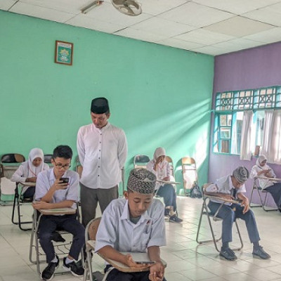 Hari Pertama Assesmen Madrasah Tsanawiyah DDI Masamba Berbasis Android