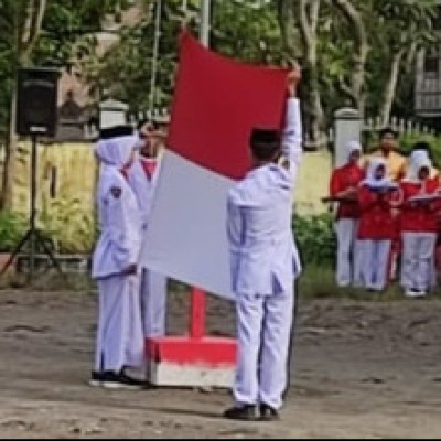Santri MAS PPUW Diamanahkan Pengibar Bendera Pada Upacara Integrasi. 