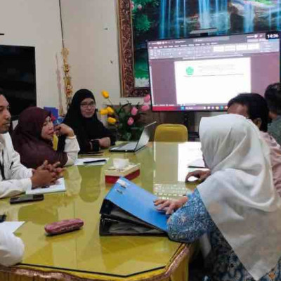 MAN 2 Kota Makassar Terima Bimbingan Penulisan Surat Dinas dari Balai Bahasa