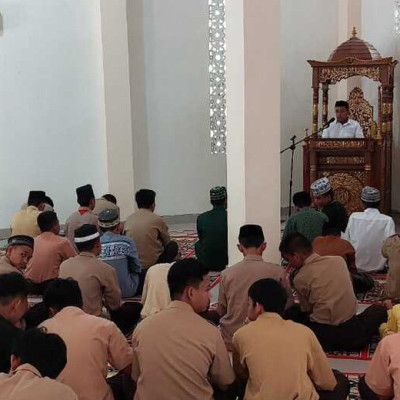 Amalan Sunah Hari Asyura pada Rangkaian Salat Jumat di Masjid Al-Hikmah MAN 2 Kota Parepare