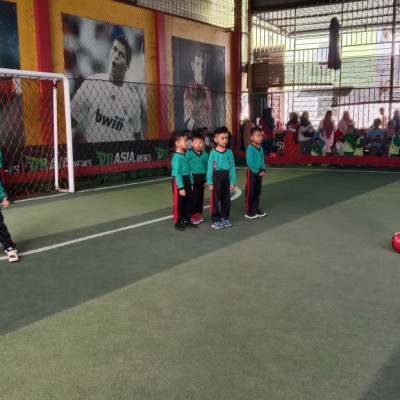 Tendangan Pertama Tandai Pembukaan Turnamen Sepak Bola Mini IGRA Gowa