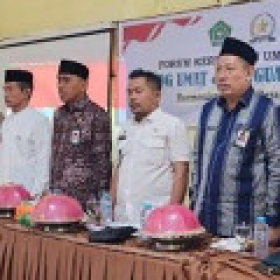 Kakan Kemenag Barru Bersama Rektor UIM Hadiri Dialog FKUB