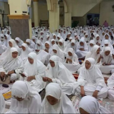 Bulan Pendidikan, Ribuan Santri di Wajo Khatamkan Al-Qur’an Melalui Pusaka