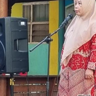 Pembina Upacara MTsN Gowa Ucapkan Selamat Hari Batik Nasional