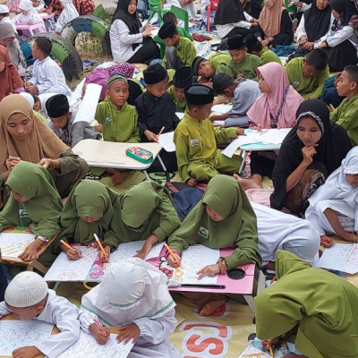RA/TPQ Hasan Al Banna Gowa Peringati Hari Santri dengan mem-Batik