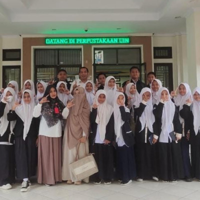 Kelompok Ilmiah Remaja MTsN Gowa Belajar Nulis di UIN Alauddin Makassar