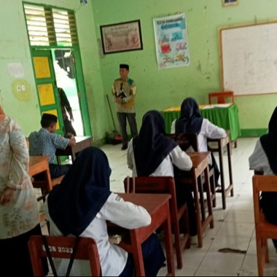 Pengawas Madrasah Pantau PAS Ganjil 2023/2024 di MTsN 3 Jeneponto