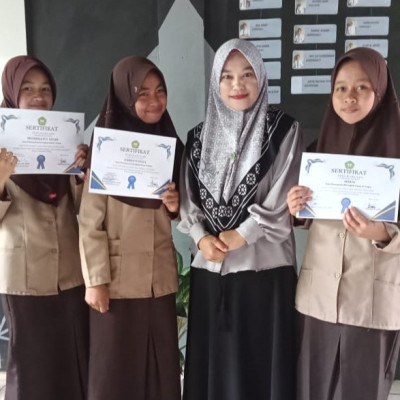 Pembagian Raport Semester Ganjil di Madrasah MAS YPPI Sapobonto Tahun Pelajaran 2023/2024