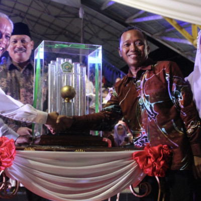 Juara Umum,  Kemenag Kota Makassar Bawa Pulang Kembali Piala Bergilir Menteri Agama RI