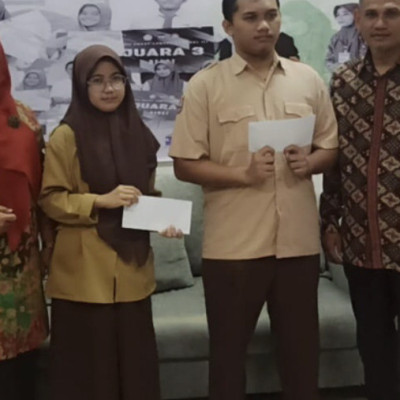 *11 Peserta Didik MAN 1 Kota Makassar Terima Bantuan Pendidikan dari Penzawa Kemenag Kota Makassar*
