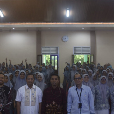Tingkatkan Literasi Keuangan, OJK Gelar Edukasi di MAN 2 Kota Makassar