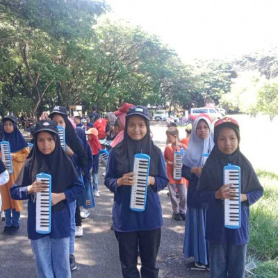 Gelegar Harmoni : Marching Band MIN 7 Bone Siap Guncang Panggung Prestasi