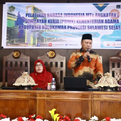 Kepala Kemenag Bulukumba Buka Pelatihan Bahasa Indonesia MTs di PDWK