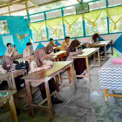 Siswa MA Biharul Ulum Sukses TUntaskan Asesmen Madrasah Berbasis Android