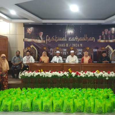 Sukseskan Festival Ramadhan Nasional “Ramadhan Asyik Bersama Gusmen”, Kemenag Bulukumba Salurkan Ratusan Paket Sembako