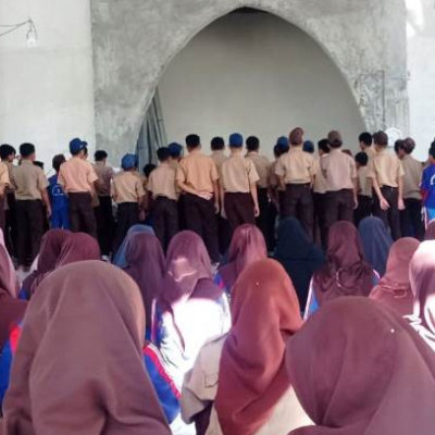 Ustaz Arham Mendorong Siswa MTsN 3 Bone Memaksimalkan Ibadah di Penghujung Ramadhan