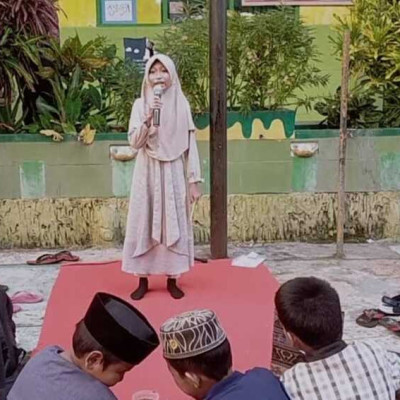 Semangat Religius MIN 8 Bone:  Perwakilan Kelas Berlomba Memberikan Ceramah Ramadan